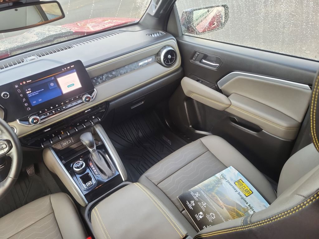 Used 2025 Chevrolet Colorado ZR2 image 16