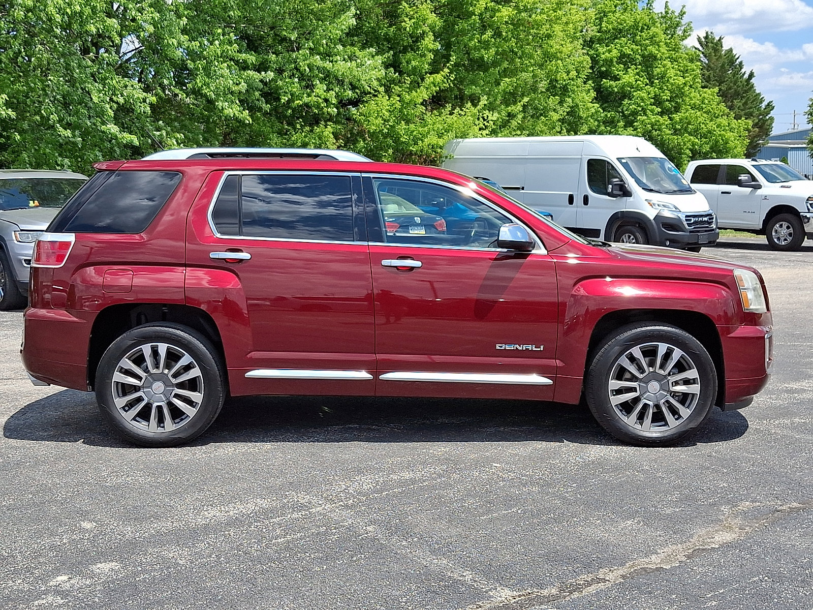 Used 2017 GMC Terrain Denali w/ Cargo Package AWD/4WD image 8