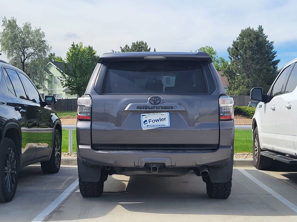 Used 2015 Toyota 4Runner SR5 AWD/4WD image 3