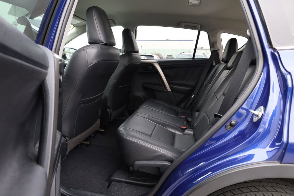 Used 2015 Toyota RAV4 LE image 19