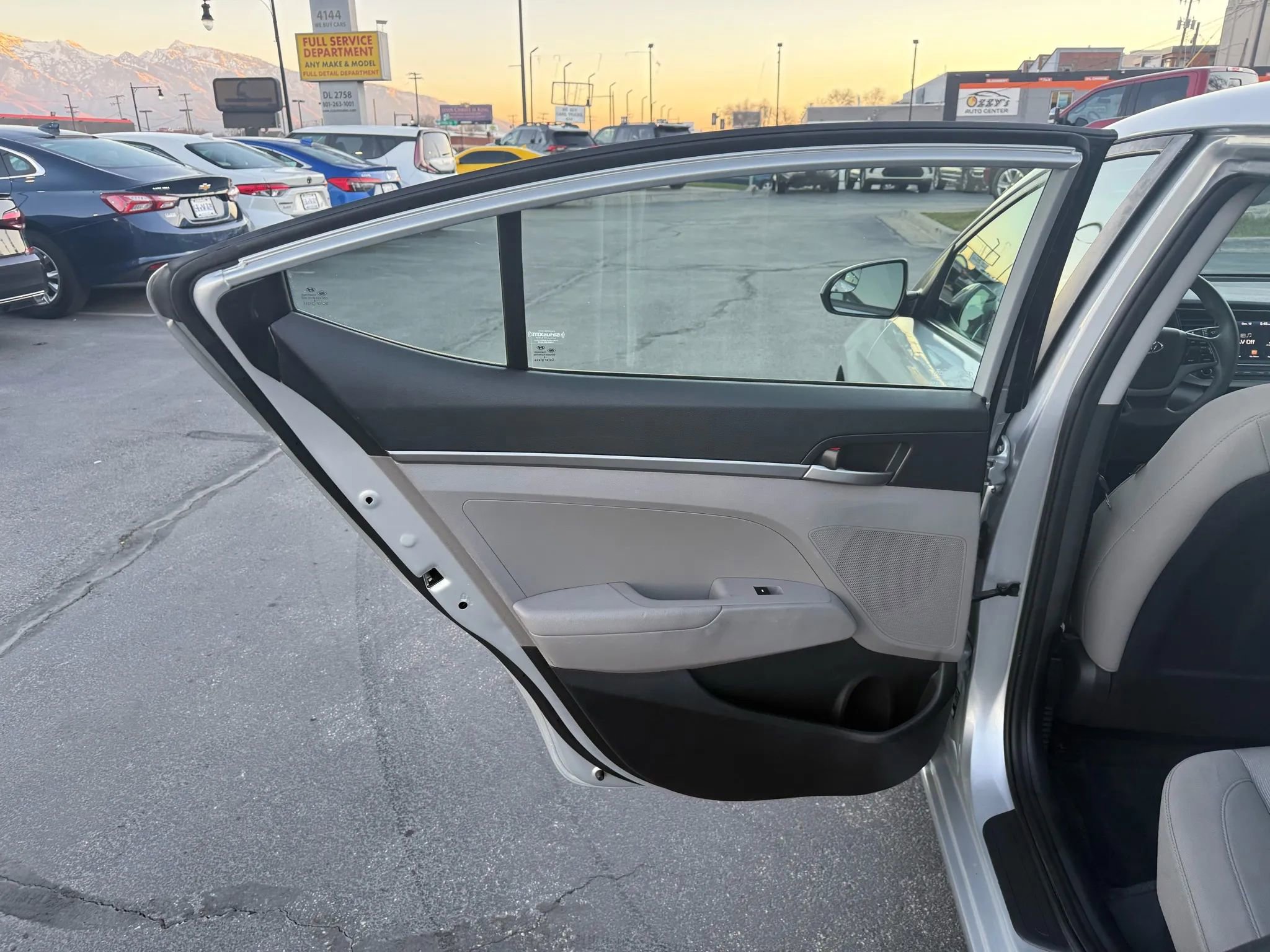 Used 2018 Hyundai Elantra SE w/ SE Connectivity Package 04 image 23