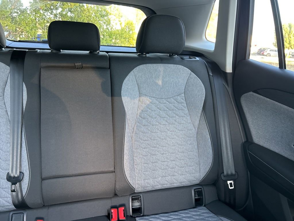 Used 2025 Volkswagen Tiguan S image 13