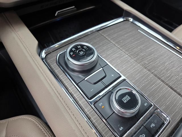 Used 2023 Ford Expedition Limited AWD/4WD image 8