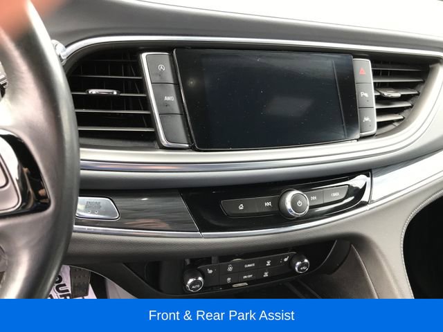 Used 2023 Buick Enclave Essence image 7