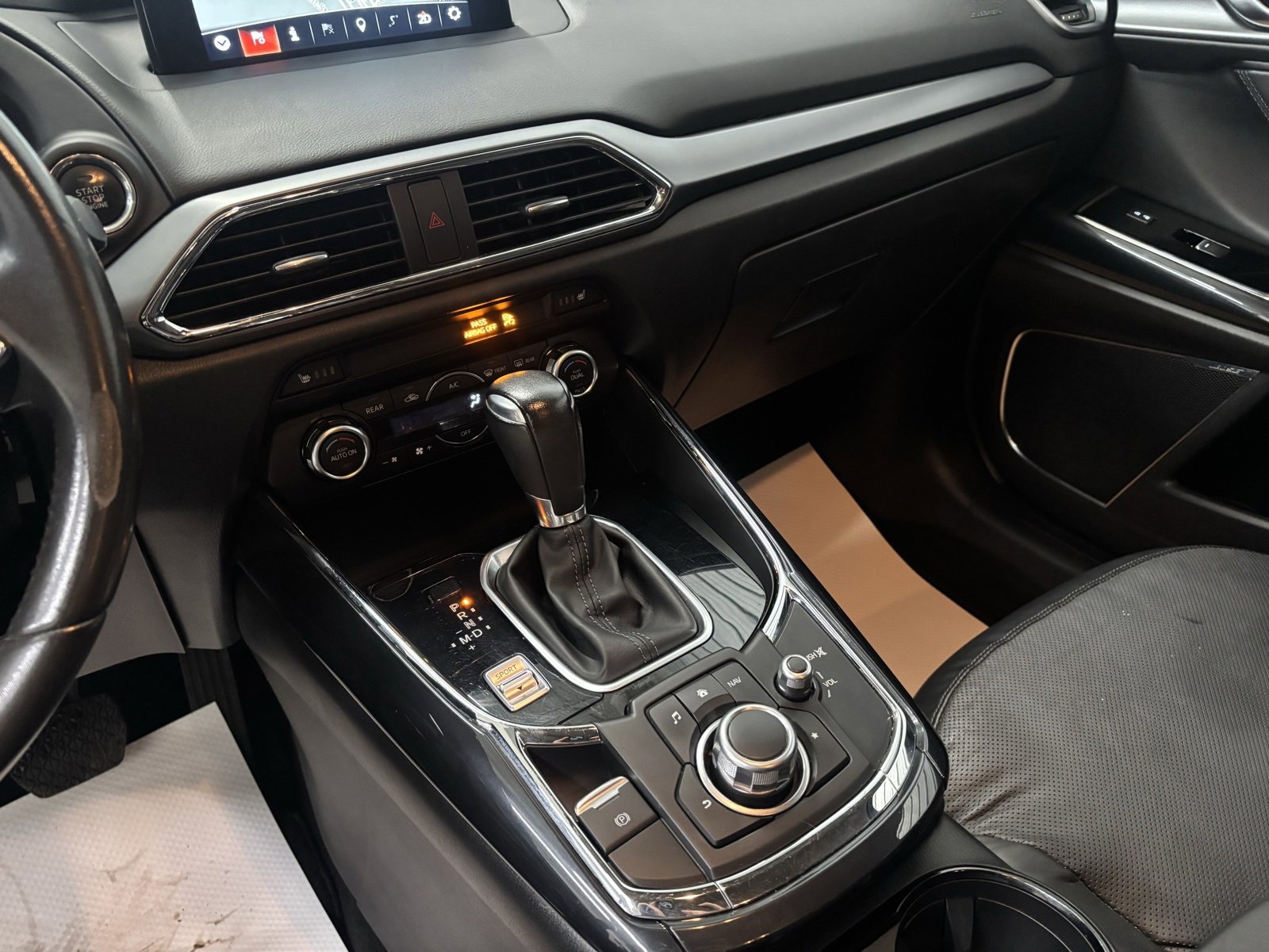 Used 2018 MAZDA CX-9 Touring w/ Touring Premium Package image 22