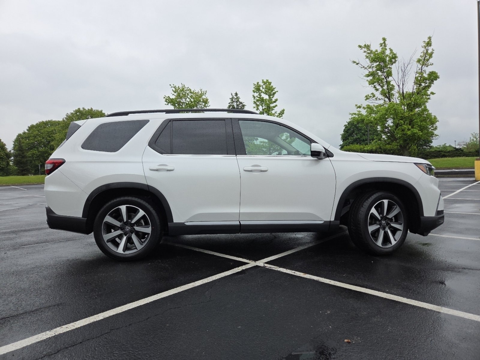 Used 2024 Honda Pilot Elite image 25