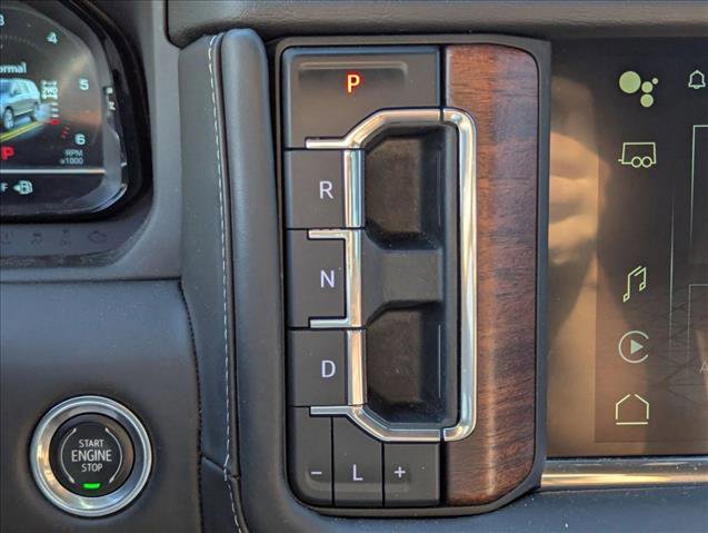 Used 2023 GMC Yukon XL Denali Ultimate AWD/4WD image 12