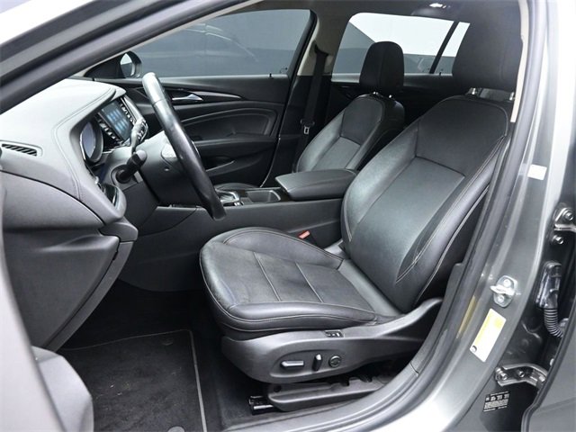 Used 2018 Buick Regal Essence w/ Driver Confidence Package #1 image 16