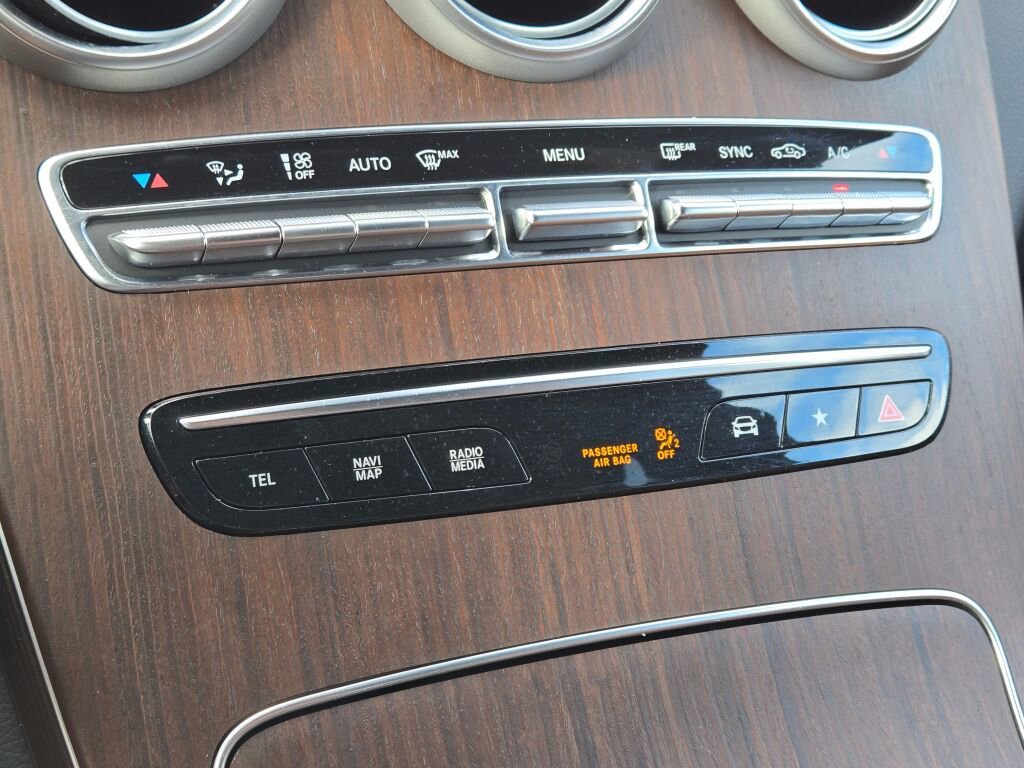 Used 2021 Mercedes-Benz GLC 300 4MATIC image 29