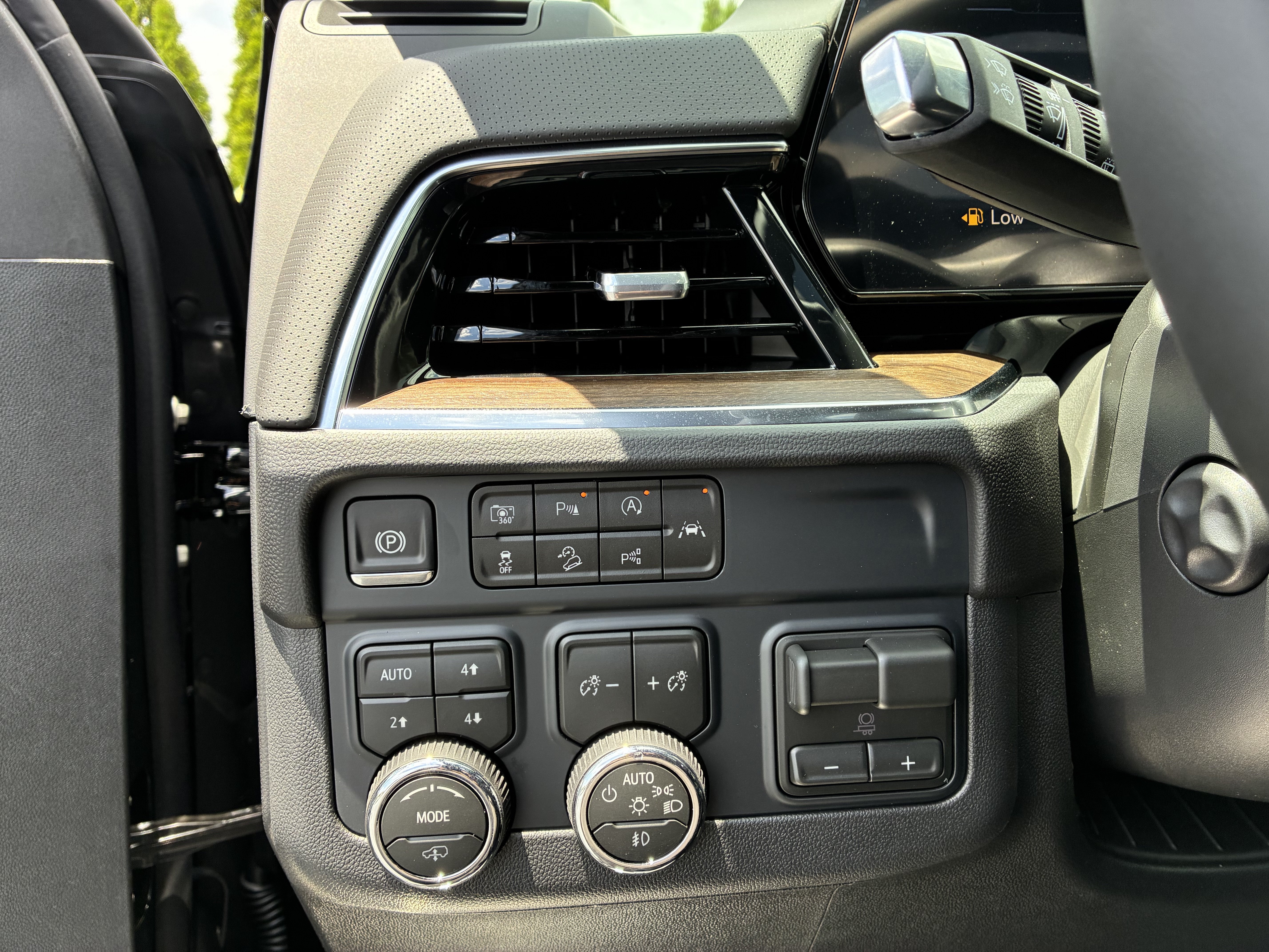 New 2026 Chevrolet Tahoe High Country AWD/4WD image 29