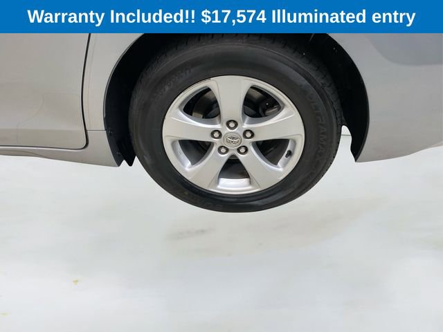 Used 2017 Toyota Sienna LE image 17