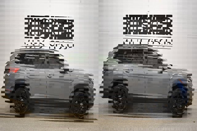 Used 2022 Volkswagen Atlas SE image 2