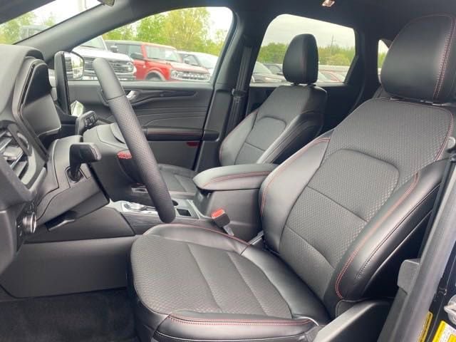 New 2024 Ford Escape ST-Line Select w/ Tech Pack #2 AWD/4WD image 11