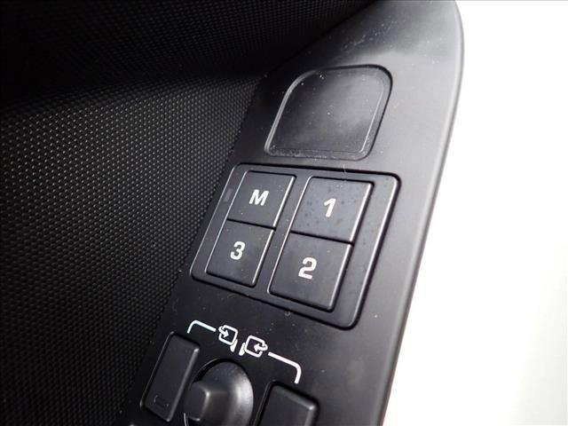 Used 2023 Land Rover Defender 110 S image 17