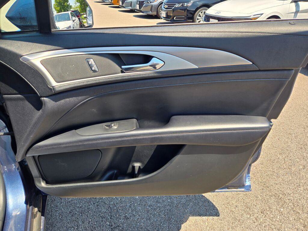 Used 2019 Lincoln MKZ Premiere FWD image 8