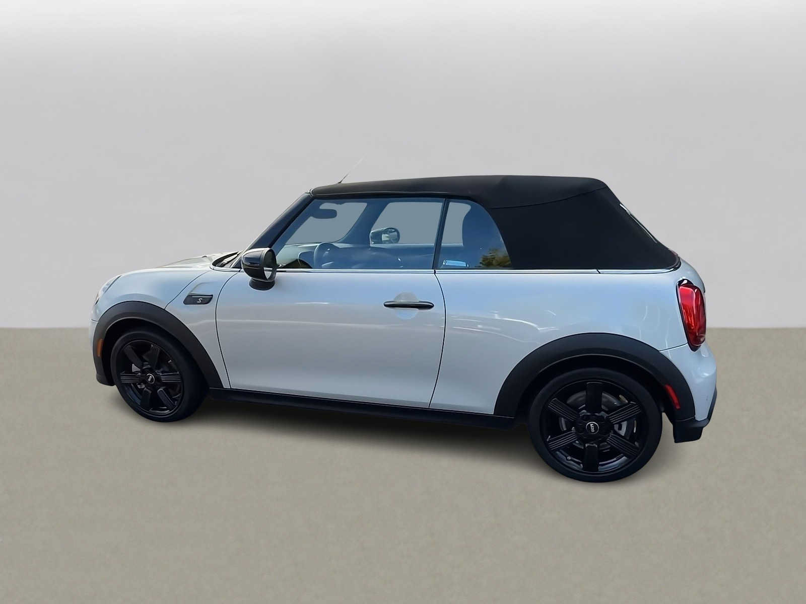 Used 2023 MINI Cooper S FWD image 2