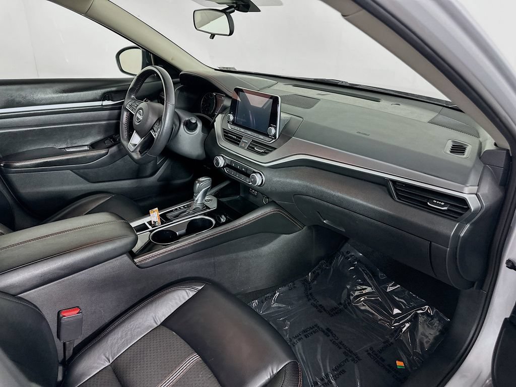 Used 2024 Nissan Altima 2.5 SR FWD image 34