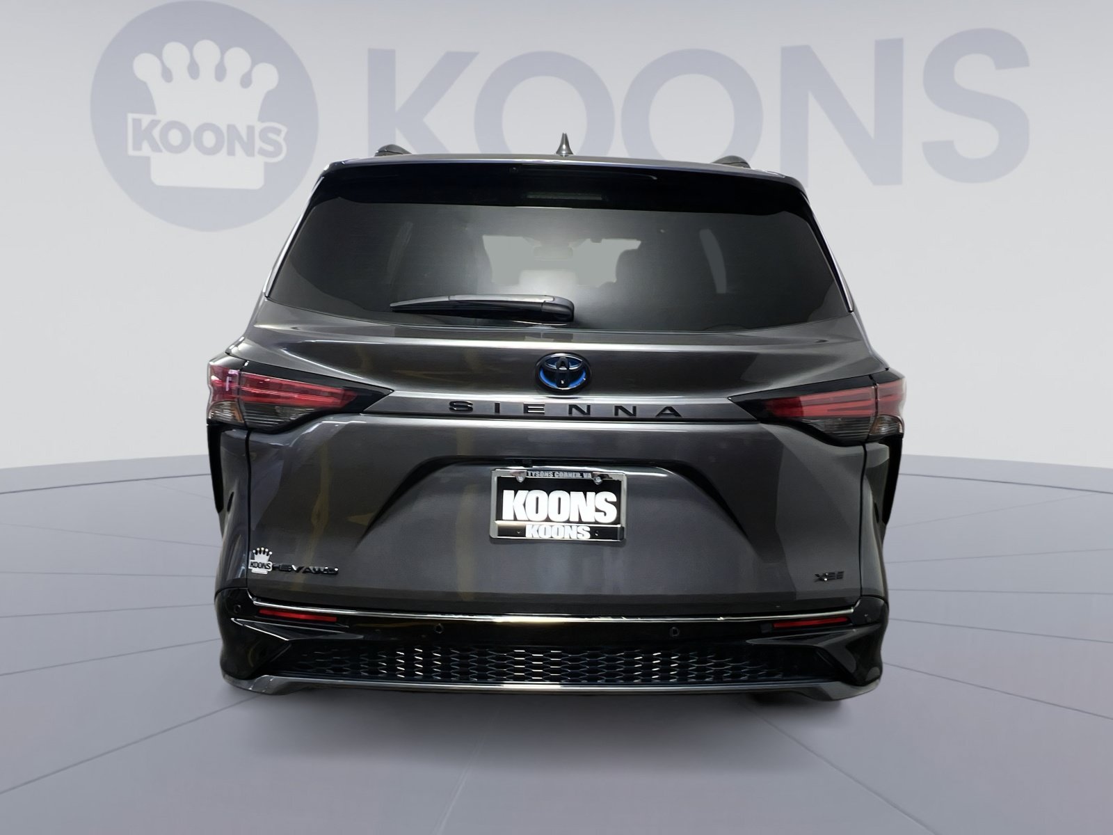 Used 2025 Toyota Sienna XSE w/ XSE Plus Package AWD/4WD image 10