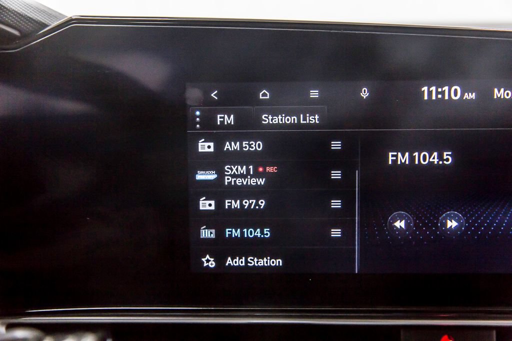 Used 2025 Hyundai Elantra Limited FWD image 23