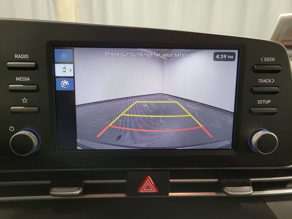 Used 2025 Hyundai Elantra SE image 19