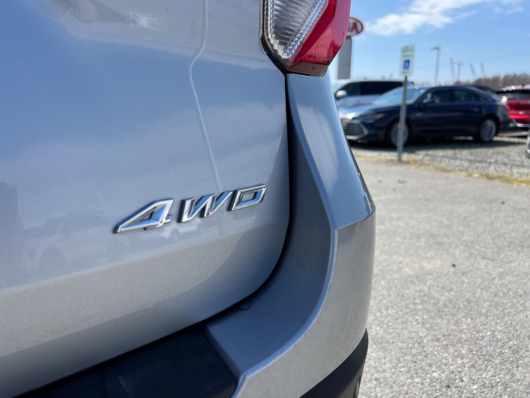 Used 2023 Ford Explorer XLT w/ Equipment Group 202A image 6