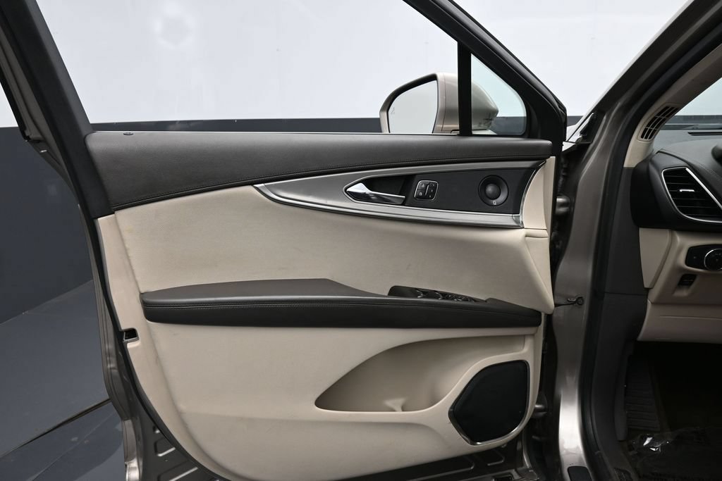 Used 2019 Lincoln Nautilus Reserve AWD/4WD image 19
