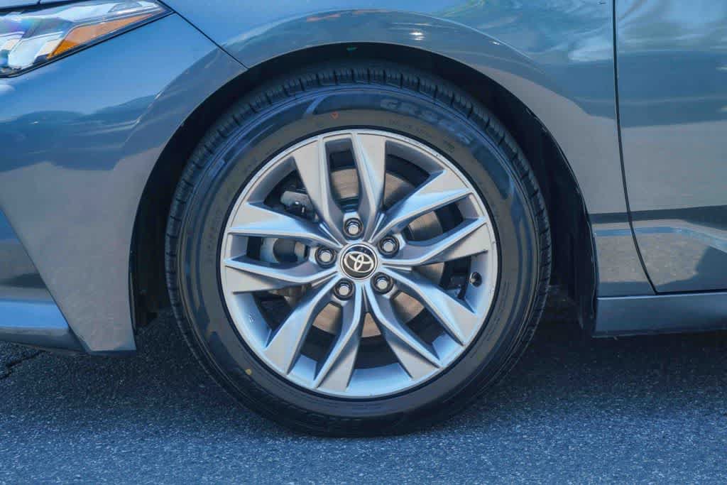 Used 2022 Toyota Avalon XLE FWD image 9