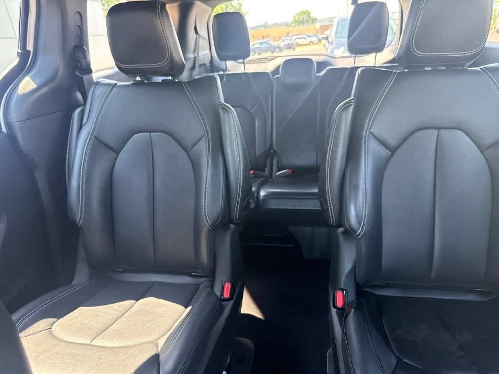 Used 2024 Chrysler Pacifica Limited FWD image 28