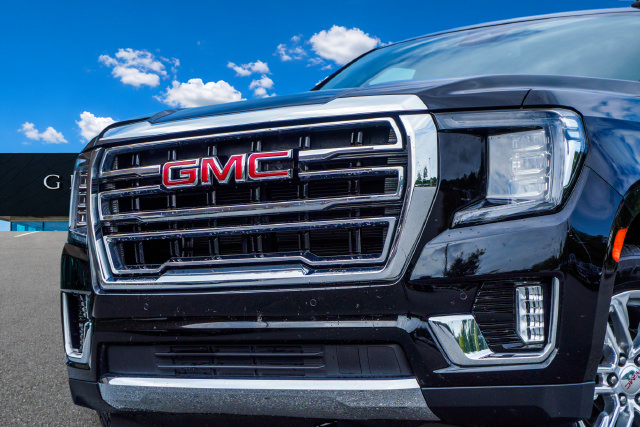 Used 2024 GMC Yukon XL SLT RWD image 43