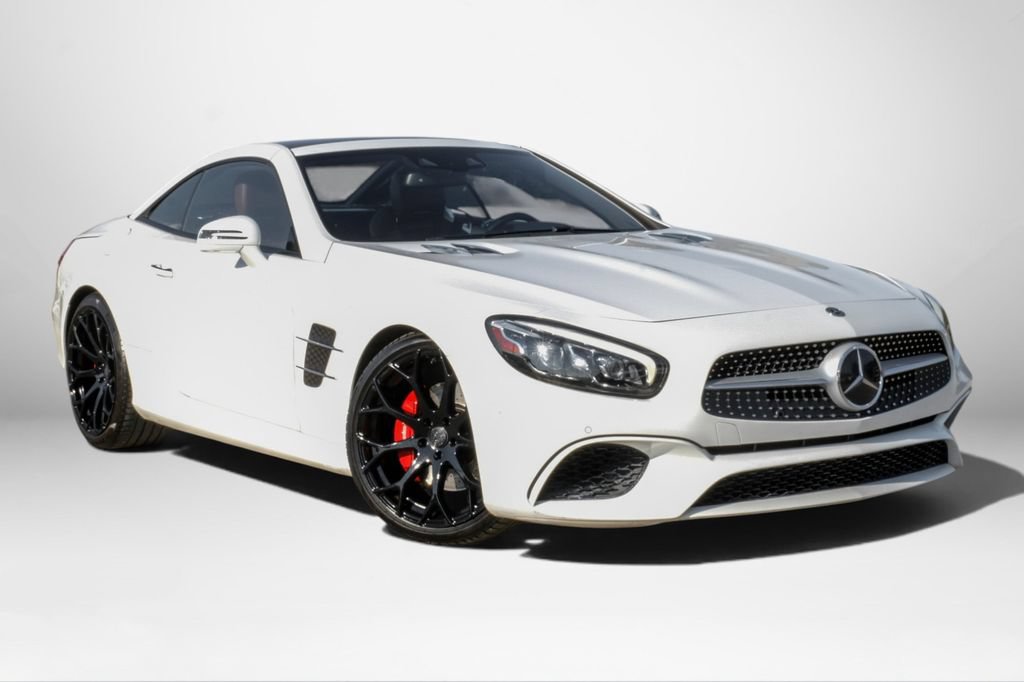 Used 2018 Mercedes-Benz SL 550 image 4