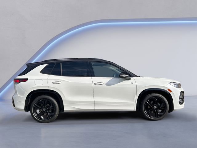 New 2026 Volkswagen Tiguan SE R-Line FWD image 4