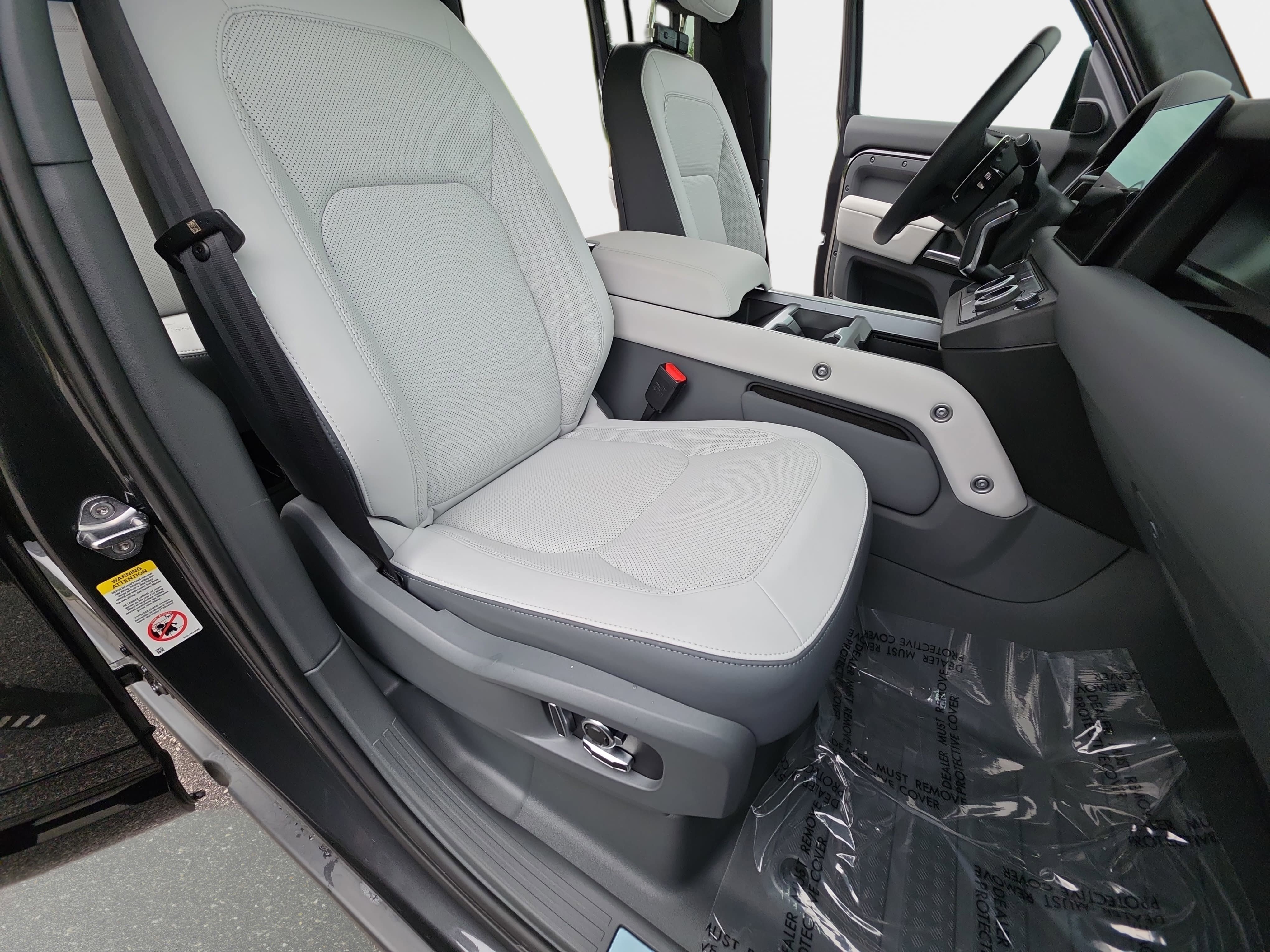Used 2025 Land Rover Defender 130 V8 AWD/4WD image 10