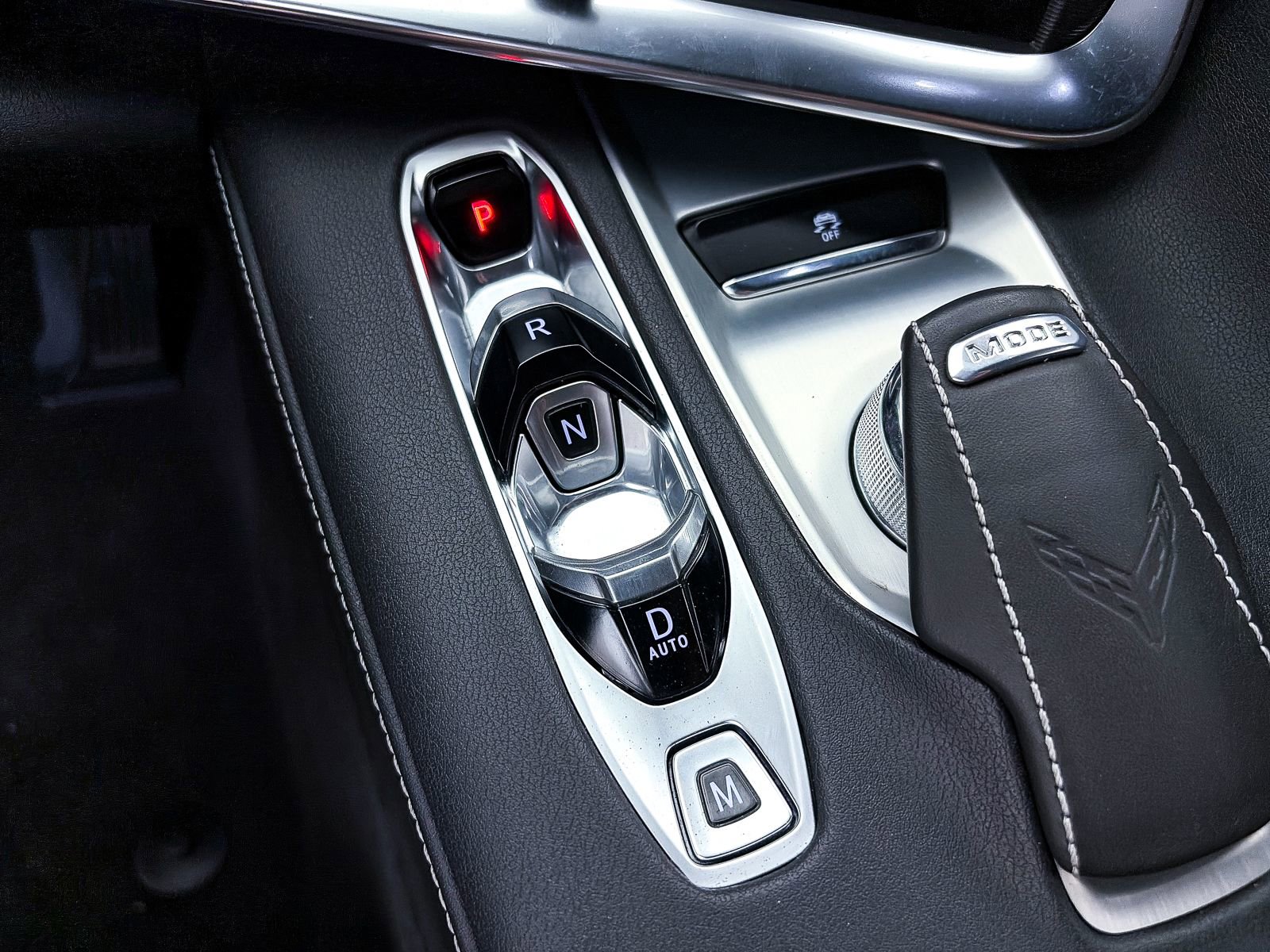 Used 2021 Chevrolet Corvette Stingray Coupe w/ Engine Appearance Package image 26