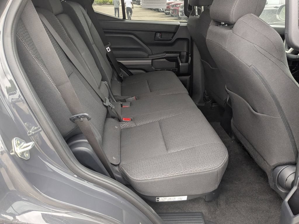 Used 2025 Toyota 4Runner SR5 AWD/4WD image 26