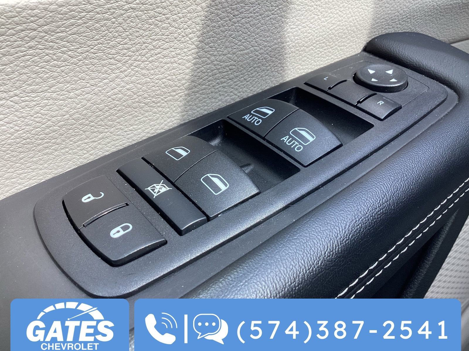 Used 2024 Chrysler Pacifica Touring-L image 28