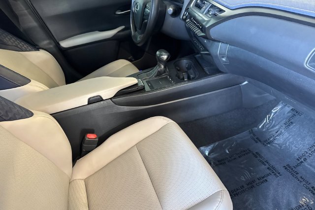 Used 2019 Lexus UX 250h w/ Premium Package AWD/4WD image 18