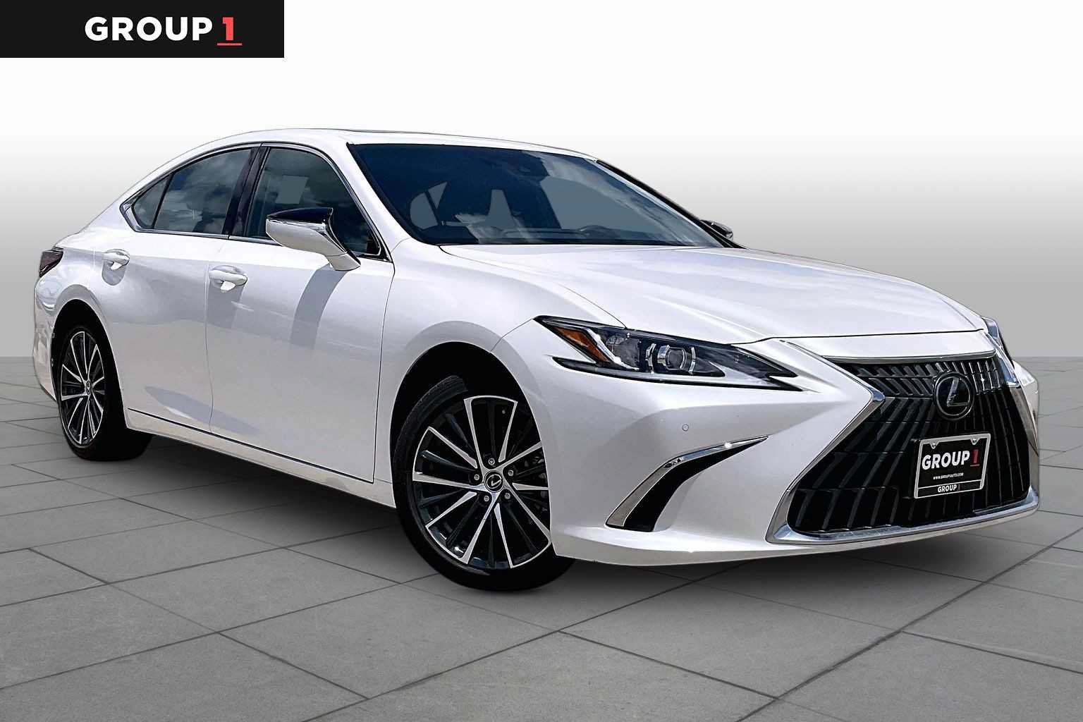Used 2025 Lexus ES 350 w/ Premium Package FWD image 3