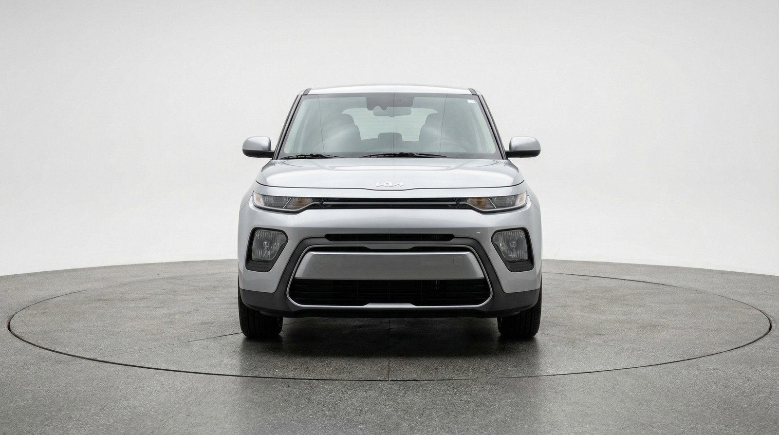 Used 2025 Kia Soul LX w/ LX Technology Package FWD image 2