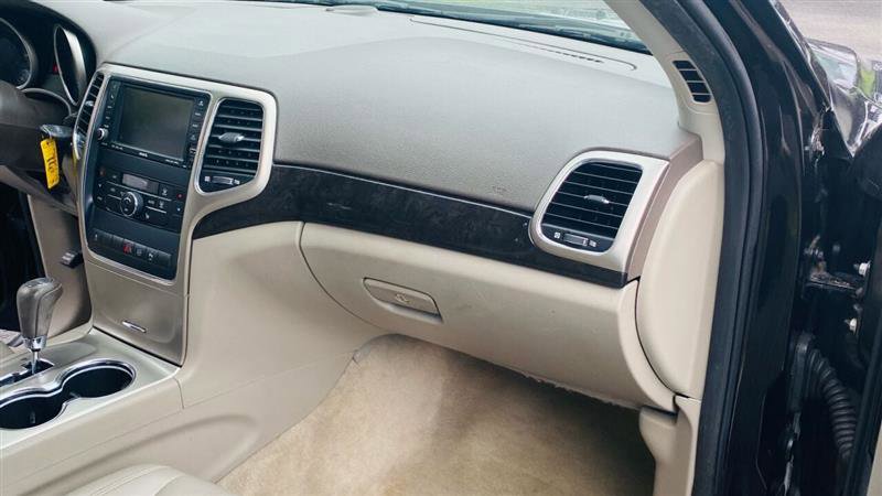 Used 2011 Jeep Grand Cherokee Laredo image 25