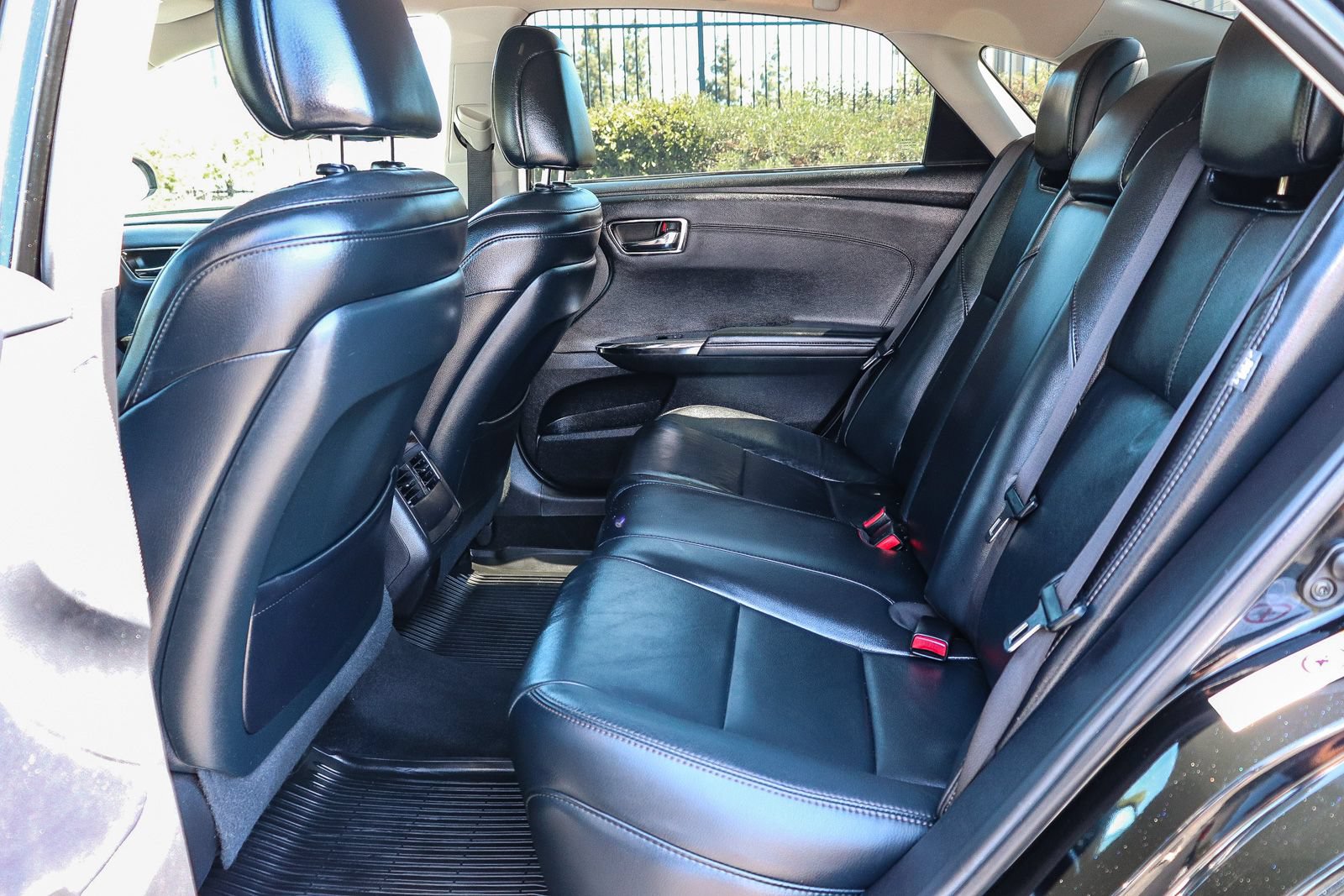 Used 2015 Toyota Avalon XLE FWD image 21