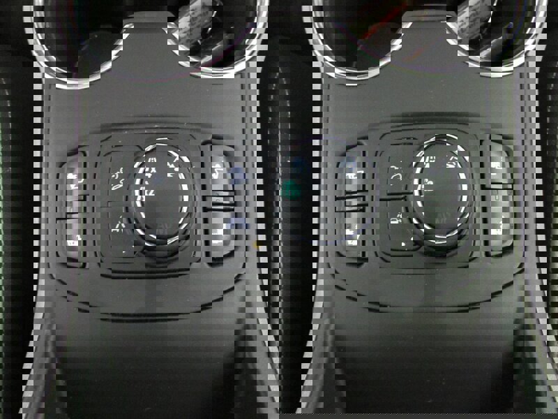 Used 2023 GMC Terrain SLT image 34