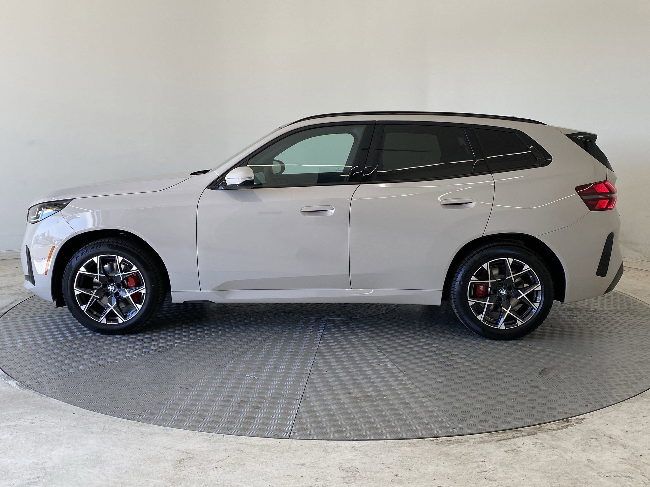 Certified 2025 BMW X3 xDrive30i w/ Premium Package image 2