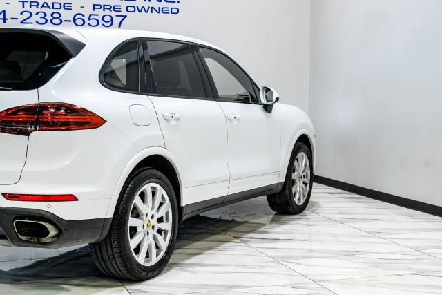 Used 2017 Porsche Cayenne AWD/4WD image 14