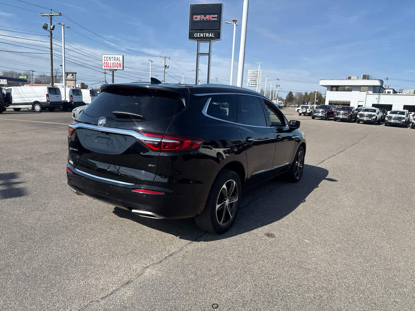 Used 2021 Buick Enclave Essence w/ Sport Touring Edition image 5