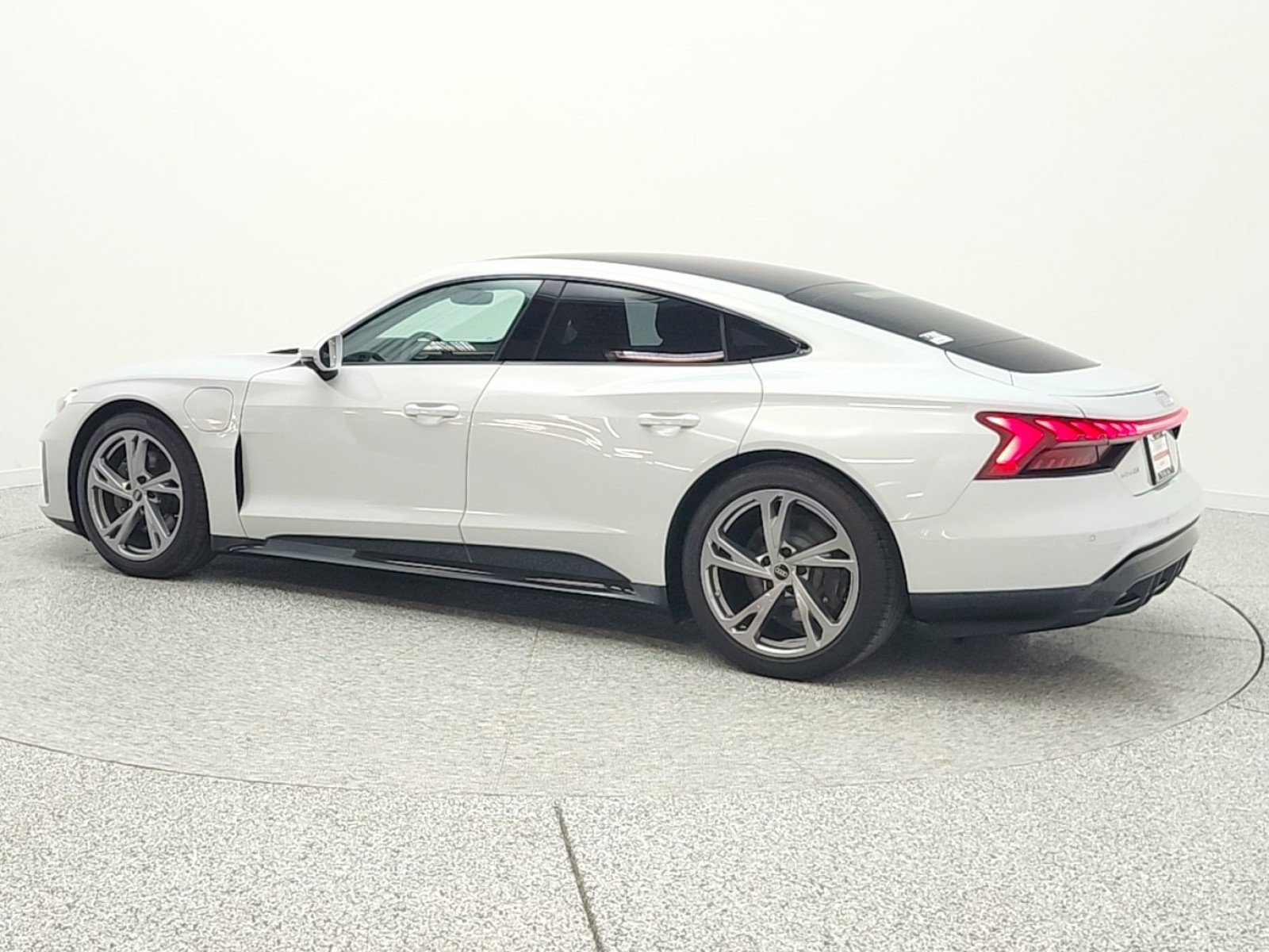 Used 2023 Audi e-tron GT Premium Plus image 8