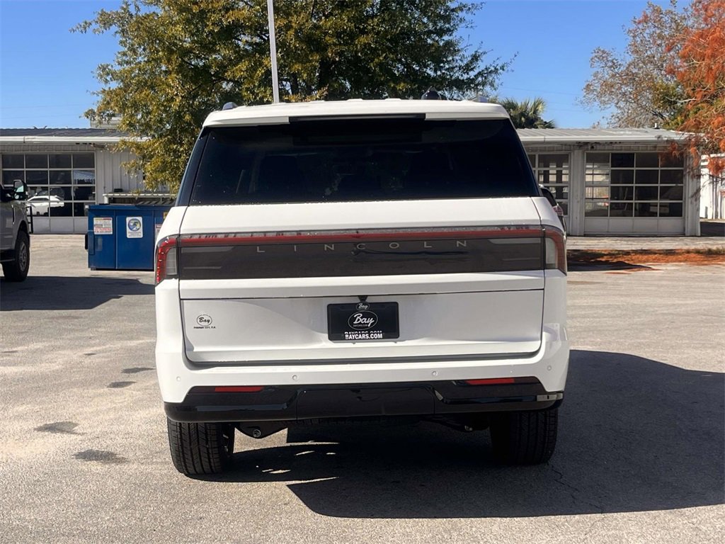 New 2025 Lincoln Navigator Reserve image 4