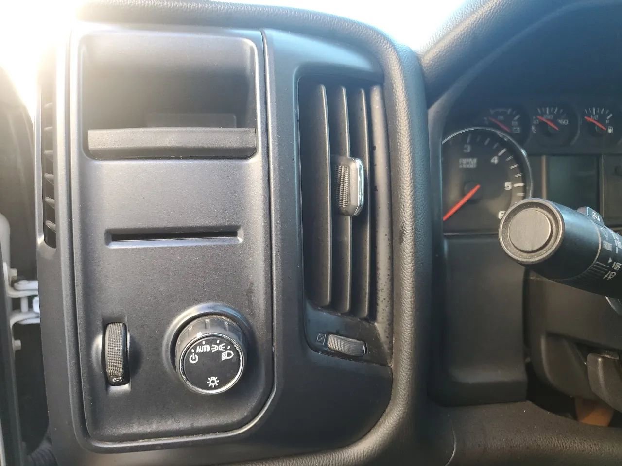 Used 2016 Chevrolet Silverado 1500 W/T RWD image 31