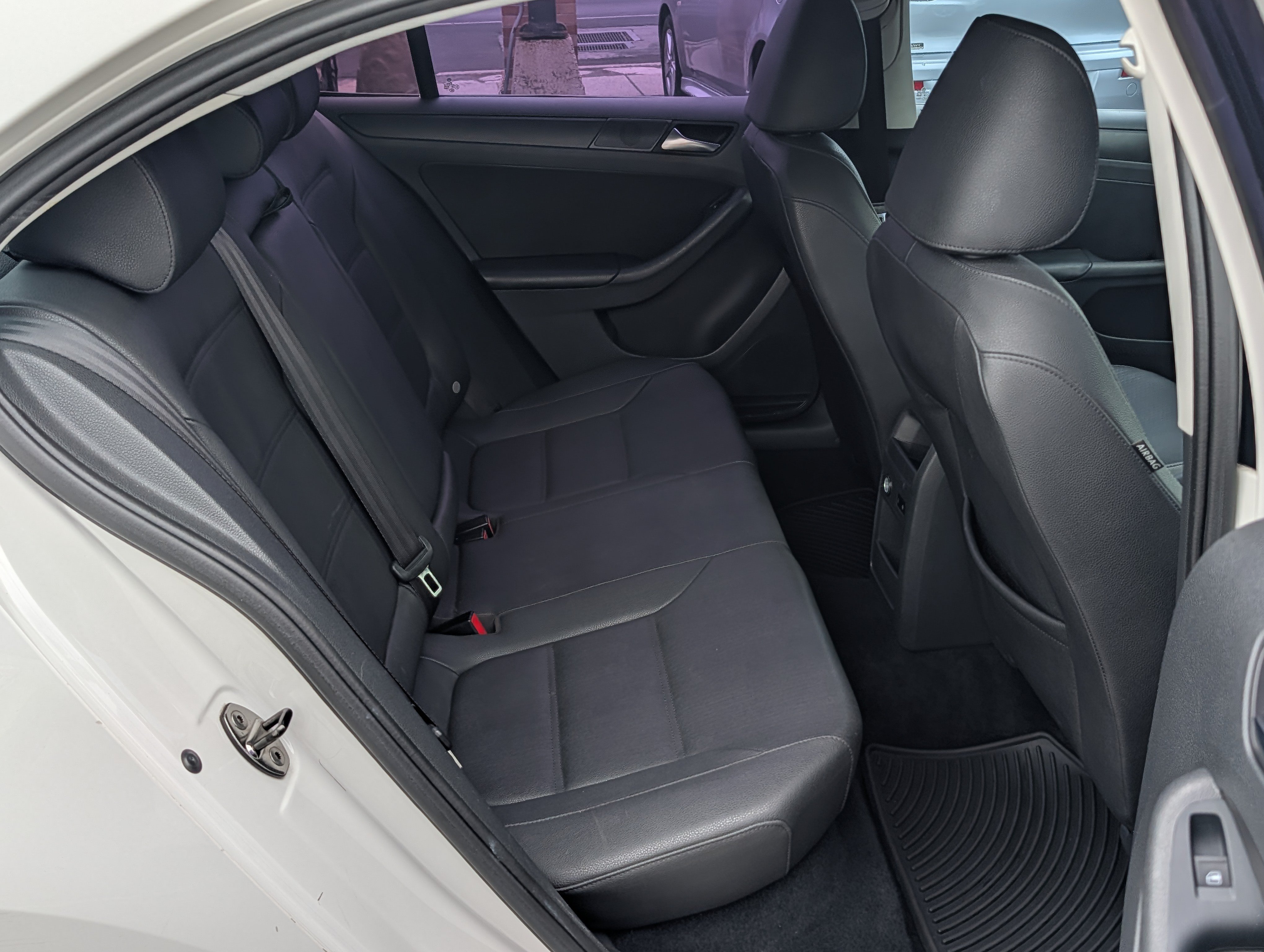 Used 2012 Volkswagen Jetta SE FWD image 6