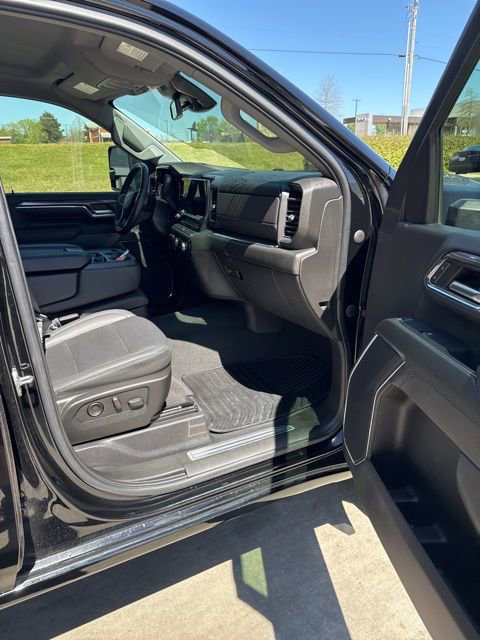 Used 2024 Chevrolet Silverado 2500 LTZ AWD/4WD image 15