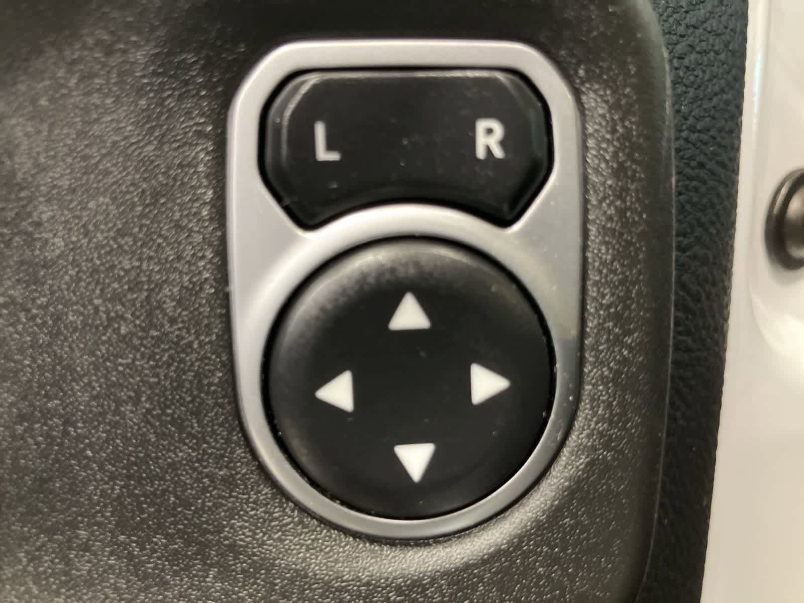 Used 2019 Jeep Wrangler Unlimited Sahara image 12